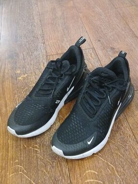 Nike Men’s Air Max 270 Black with White Sneakers